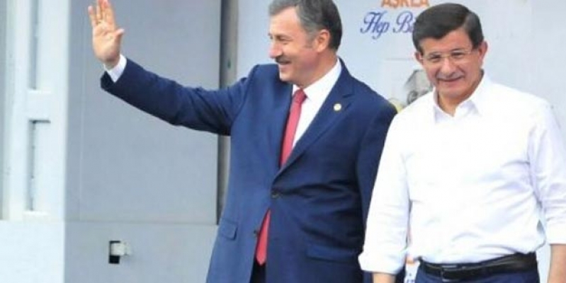 Davutoğlu'na yakın isimden 'susmayacağız' mesajı
