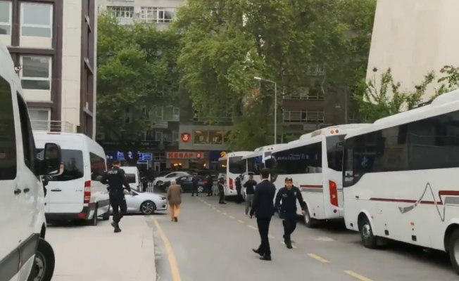YSK'nın önünde güvenlik önlemleri arttırılıyor