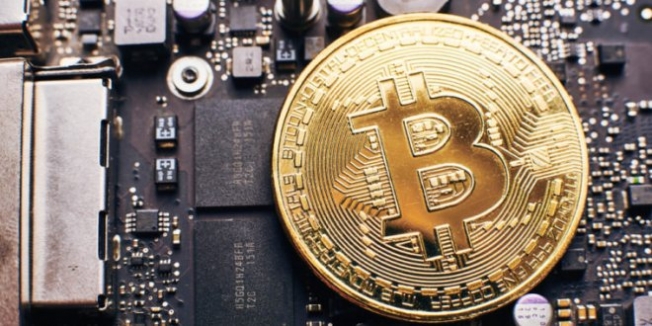 Bitcoin yılın rekorunu gördü
