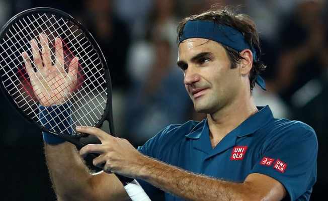 Federer'in tenis maçında 'Her şey çok güzel olacak' sloganı