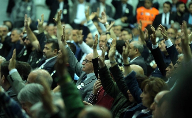 Beşiktaş Genel Kurulu’nda 'Hak, Hukuk, Adalet' sloganı