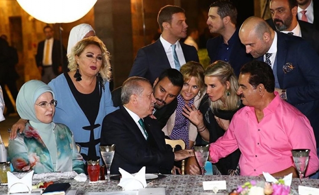 Yandaş Ersoy Dede: Başı ağrıdığında soluğu Külliye’de alan sanatçılar nerede?