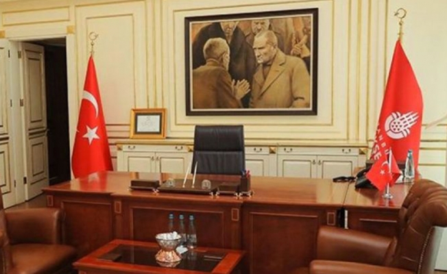 İBB makam odasındaki Atatürk tablosunu kim söktü?