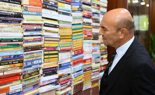 Tebrik çiçeği yerine 10 bin kitap toplandı
