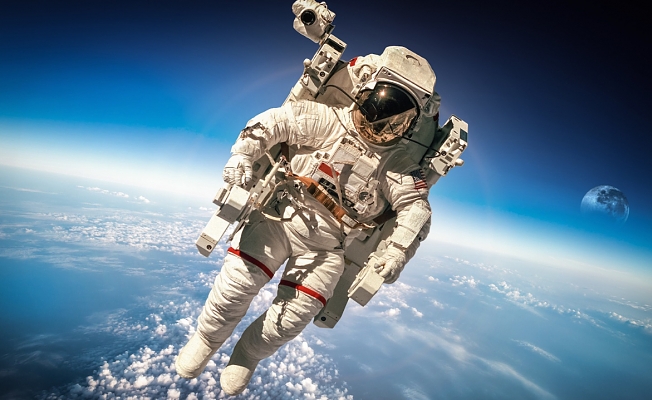 NASA, Ay'a ilk kez kadın astronot gönderecek