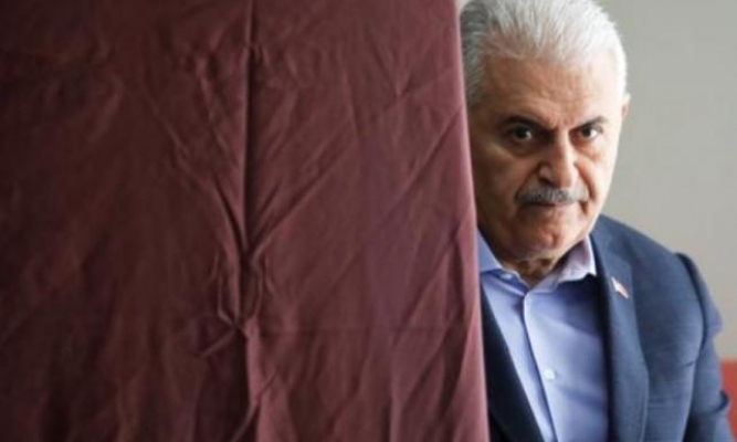 Binali Yıldırım'ın 'gençlerle buluşması' kurgu mu?