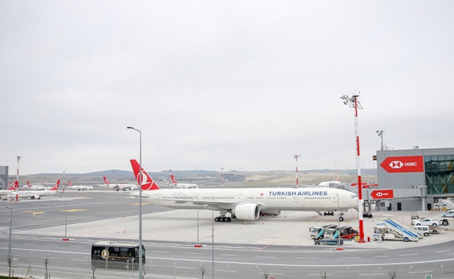 Uçaklar kötü hava koşulları nedeniyle İstanbul Havalimanı'na inemedi