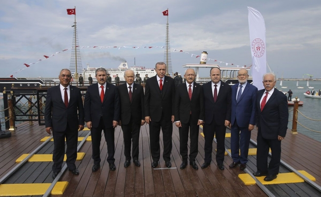 Siyasiler bir bir paylaştı... Sadece o lider sessiz kaldı