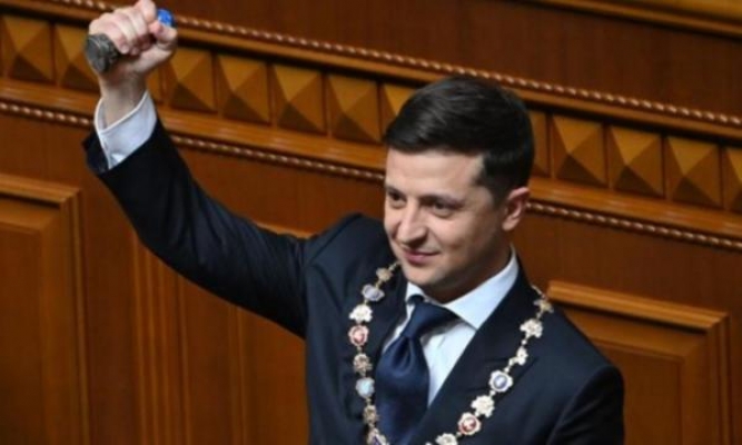 Yeni başkan parlamentoyu feshetti