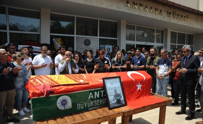Katledilen arkeolog son yolculuğuna müzede uğurlandı