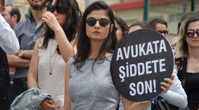 İzmir Barosu'ndan avukatlara kötü muameleye sert tepki
