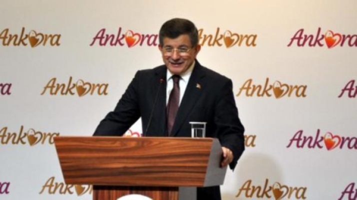 Davutoğlu'nun iftarında dikkat çeken isimler