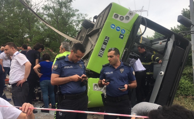 Halk otobüsü devrildi: Yaralılar var