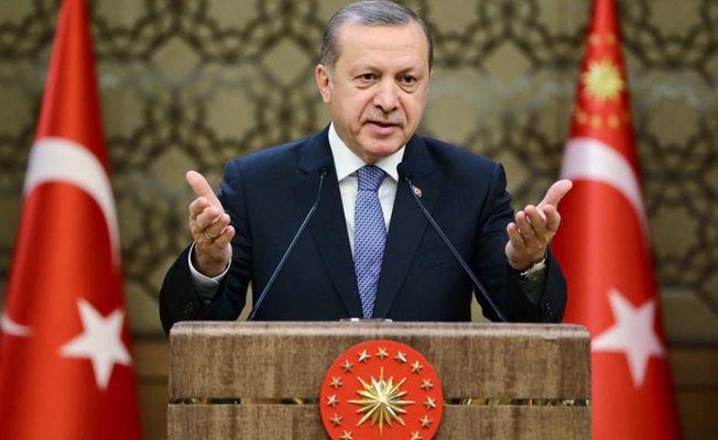 'Erdoğan herkesi kucaklayacağını müjdeliyor, bir çok akılsız muhalif inanıyor'