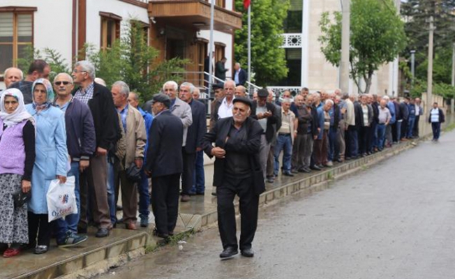 Bu kuyruğun nedeni Ekrem İmamoğlu!