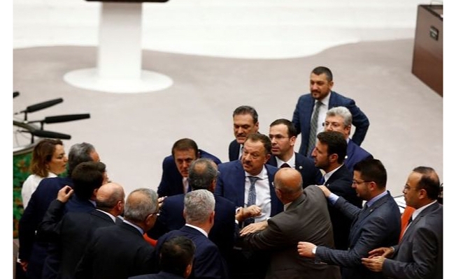 AKP'li vekil CHP'li vekili mecliste böyle tehdit etti: Seni gömerim!