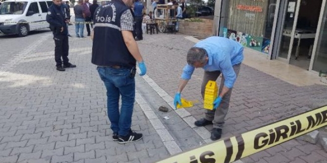 Esenyurt'ta kahvehaneye silahlı saldırı!