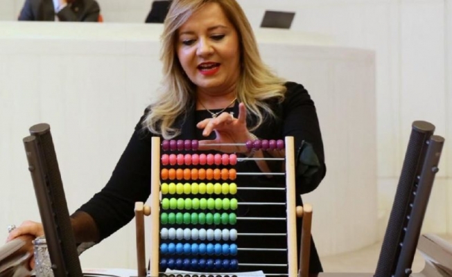 Meclis kürsüsünden ‘abaküslü’ ders