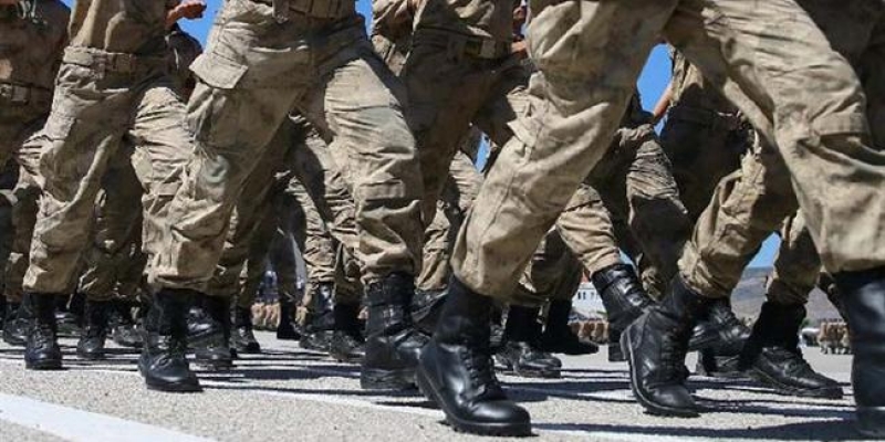 'Saray'a keyfi askerlik muafiyeti yetkisi'