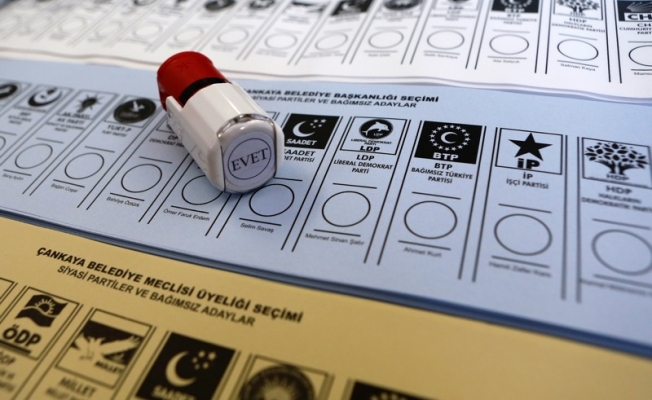 CHP'de YSK'ya 'mürekkep' başvurusu