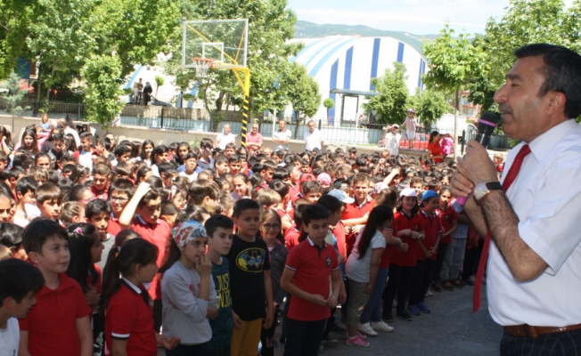Tokat'ta öğrenciler zorbalığa karşı rap yaptı
