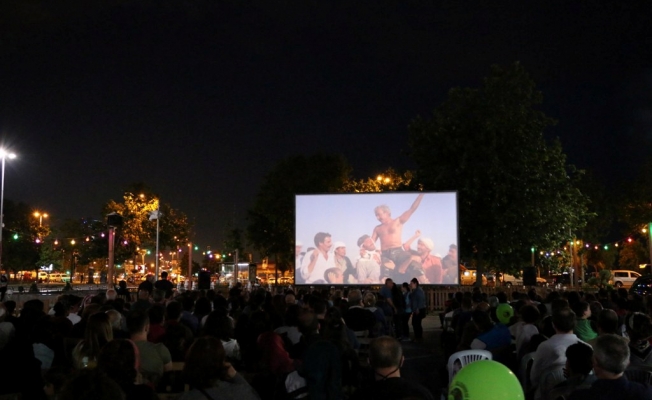 Kartal'da nostaljik sinema günleri devam ediyor
