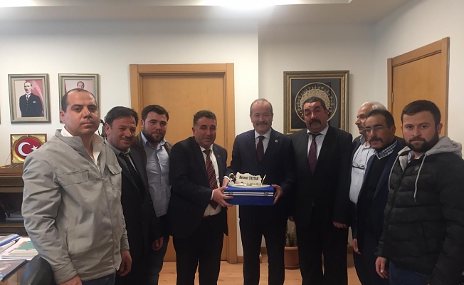 MHP'den 'Komünist Başkan'a tehdit