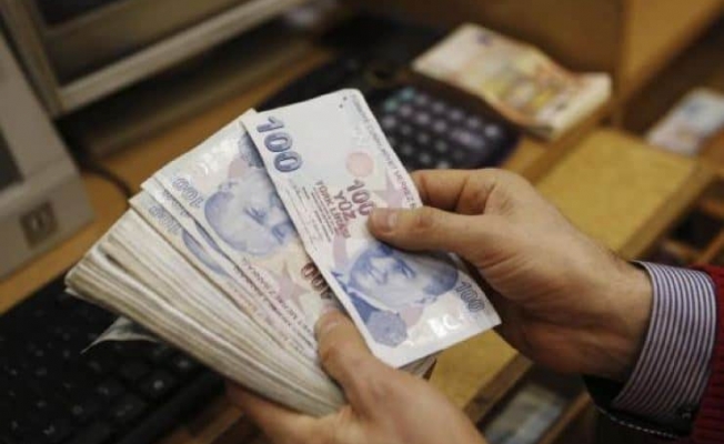 Emeklinin fukara maaşına da göz diktiler: Halkın paraları hazineye!