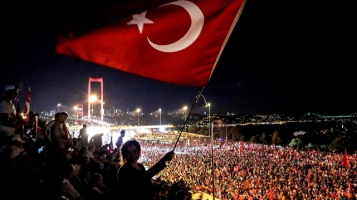 Dilipak: 15 Temmuz’da sokağa çıkan insanlar da gelinen noktadan rahatsız