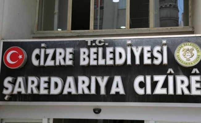 Cizre'de kayyum 15 günlük maaşı için belediyeyi icraya verdi