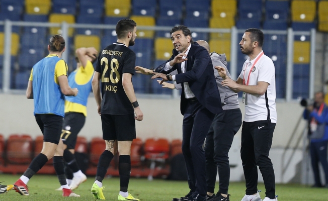 Osmanlıspor'da futbolcular teknik direktöre saldırdı iddiası
