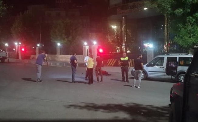 Belediye önünde unutulan valiz panik yaşattı