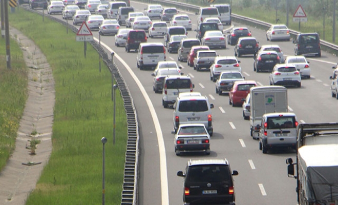Yollarda tatil yoğunluğu devam ediyor! İşte trafikte son durum