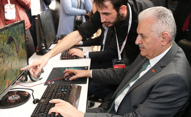 Binali Yıldırım'dan şaşırtan bayram kutlama mesajı
