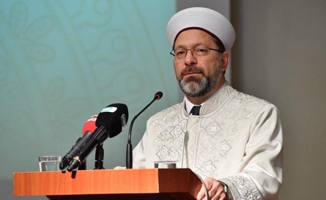 Namaza bariyer konulmasına ses çıkarmayan Diyanet İşleri Başkanı "şeker"e taktı