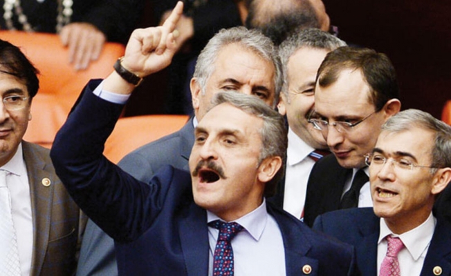 VİDEO | AKP'nin Yeliz'i şimdi de doktorluğa soyundu: İlk teşhis İmamoğlu'na oy verenlere