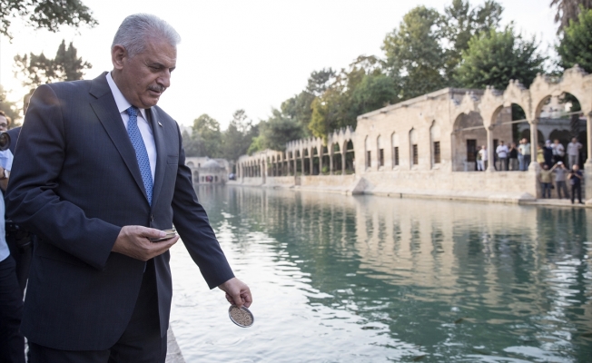 VİDEO | Binali Yıldırım'ın canı kutsal balık çekti