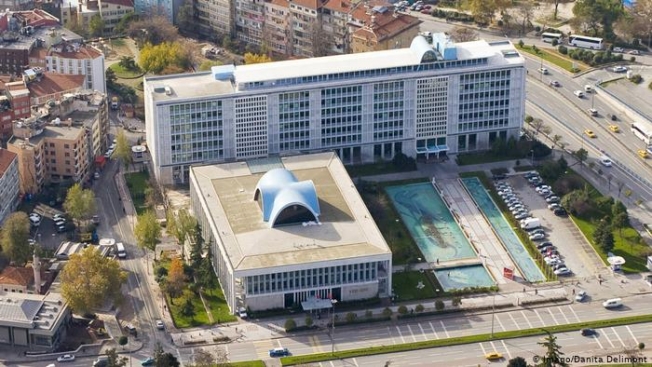 AKP'li belediyelerde makam aracı saltanatı! 100 milyon liralık israf