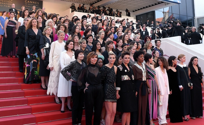 Ünlü oyuncuya Cannes şoku! Kırmızı halı kıyafeti yüzünden soruşturma açıldı