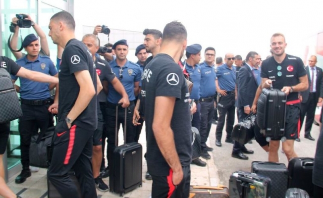Milli takıma İzlanda maçı öncesi bir şok daha