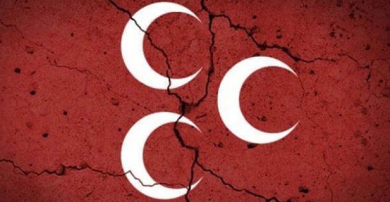 MHP'de istifa depremi