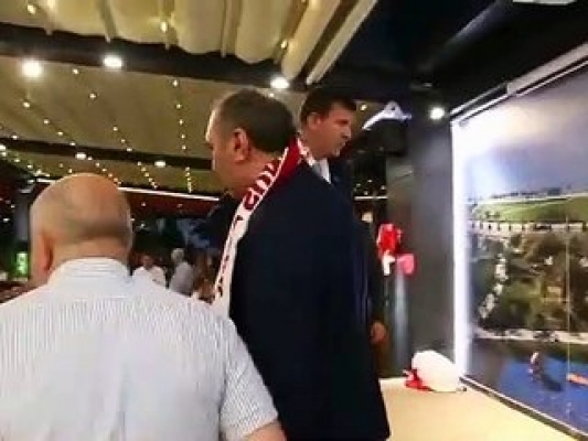 VİDEO | AKP'liler Kadıköy Belediye Başkanı Odabaşı'nın mikrofonunu kapattı: Parayı ben verdim!