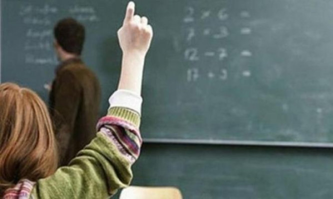 Bu da oldu... Yorum isteyen öğretmene sürgün!