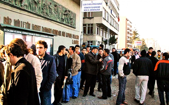 Öztrak: Genç işsizlikteki artış 2009 krizini hatırlatıyor