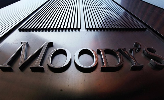 Moody's 18 Türk bankasının notunu düşürdü