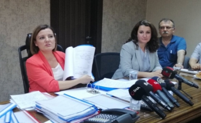İzmit'in CHP'li başkanı Fatma Kaplan Hürriyet AKP'nin usulsüzlüklerini ifşa etti!