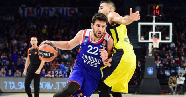 Anadolu Efes şampiyonluk hasretine son verdi