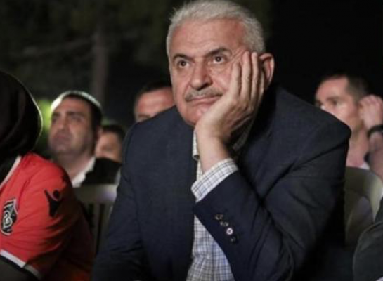 VİDEO | AKP yasak tanımadı... Dev ekranda Binali Yıldırım reklamı!