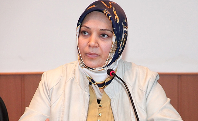 Hilal Kaplan sonunda kabullendi: Baş göz üstüne...