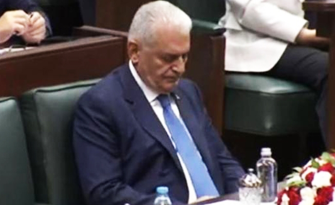 Erdoğan konuşurken Binali Yıldırım...